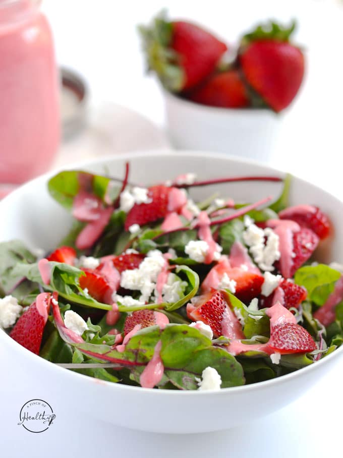 https://cdn-abioh.nitrocdn.com/iRwsMXPEdaMSNBlSqLBkXmjSJwoqRrps/assets/images/optimized/rev-01bf621/www.apinchofhealthy.com/wp-content/uploads/2015/04/Strawberry-Vinaigrette-closeup-1.jpg