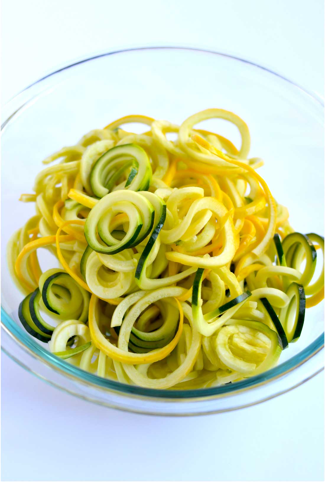 Garlic Parmesan Zoodles (Spiralizer Recipe) - A Pinch of Healthy