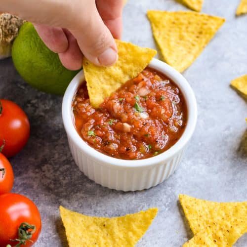 Easy Homemade Salsa (7 ingredients, 5 minutes) - A Pinch of Healthy