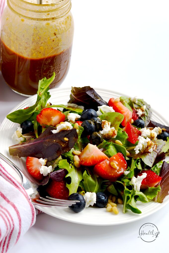 Summer Salad with Berries, Goat Cheese and Pine Nuts - A Pinch of Healthy