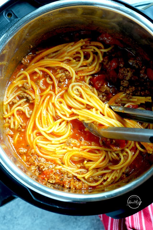 Instant Spaghetti & Pasta In One Pot With Strainer Lid