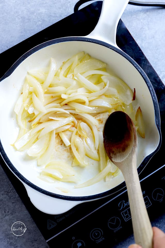 How To Cut An Onion Into Strips