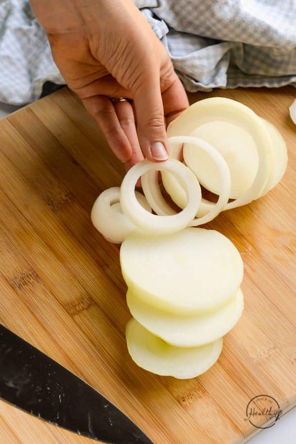 How to cut an onion (4 ways rings, strips, diced and slices) A Pinch